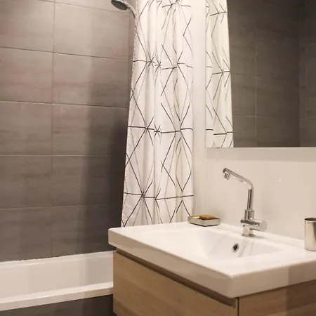 Charming T2 With Balcony Near The Bastille Апартаменты Париж