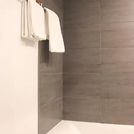Charming T2 With Balcony Near The Bastille Апартаменты Париж