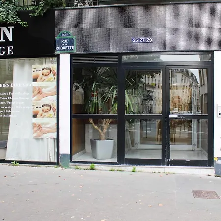 Апартаменты Charming T2 With Balcony Near The Bastille Париж